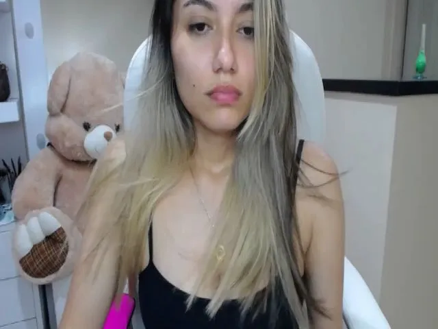 Live sex webcam photo for Valery_dollx #272366418