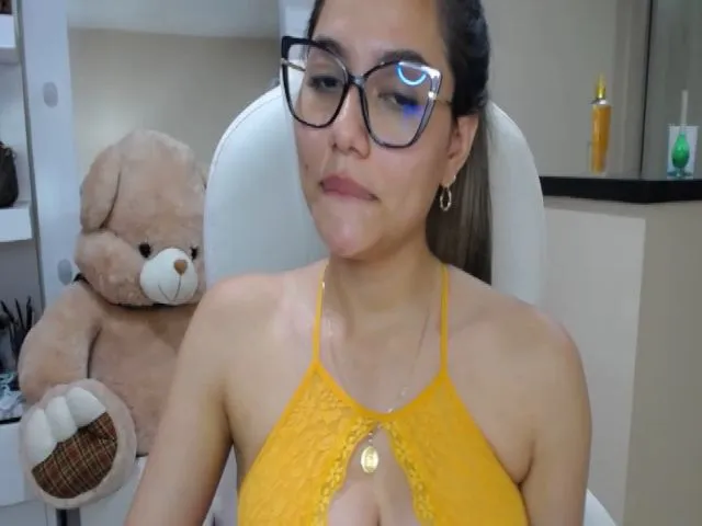 Live sex webcam photo for Valery_dollx #272394326