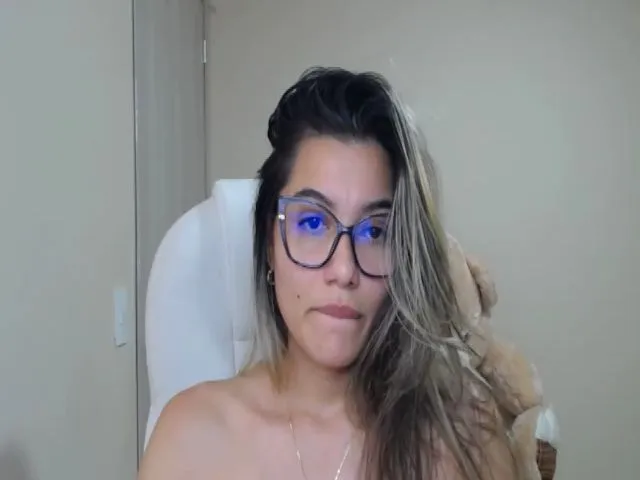 Live sex webcam photo for Valery_dollx #272763203