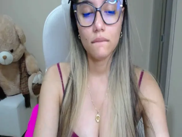 Live sex webcam photo for Valery_dollx #272808600