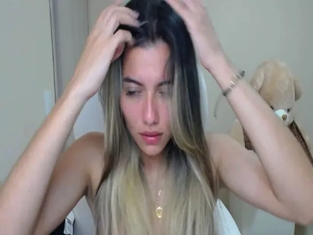 Live sex webcam photo for Valery_dollx #272905288