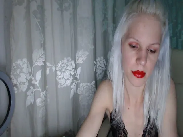 Live sex webcam photo for ValkyriaWild #273342476