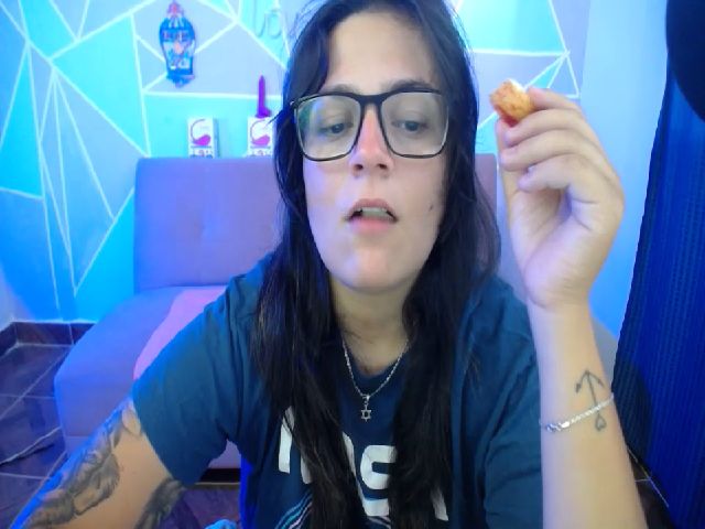 Live sex webcam photo for VanePervert #273733180