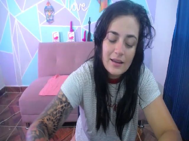 Live sex webcam photo for VanePervert #273871768