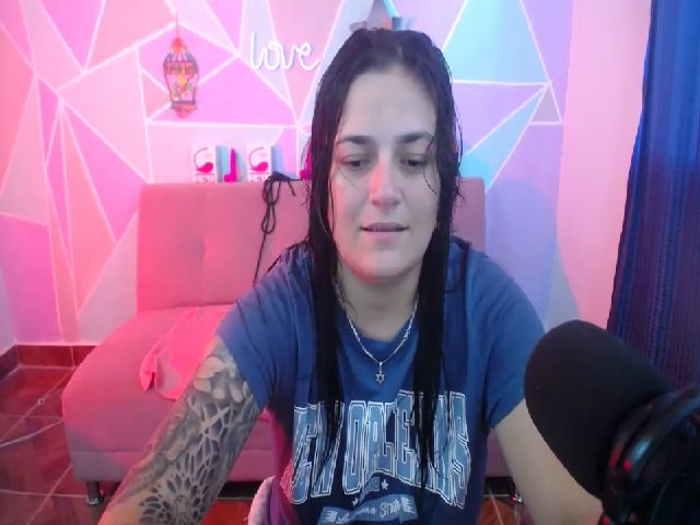 Live sex webcam photo for VanePervert #273961103