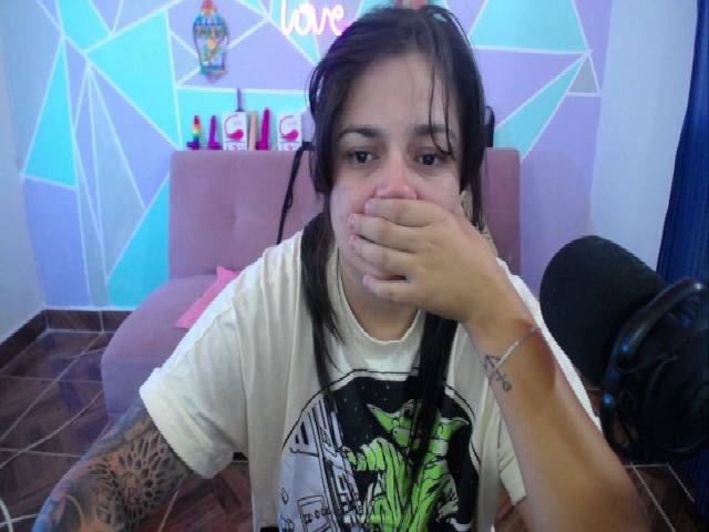 Live sex webcam photo for VanePervert #274405191