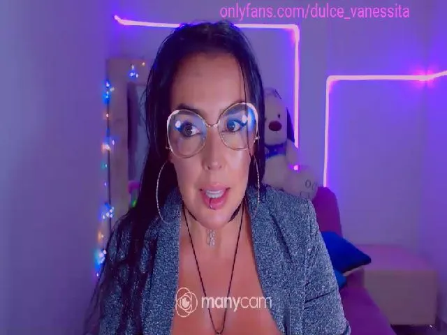 Live sex webcam photo for Vanesiux #273302843