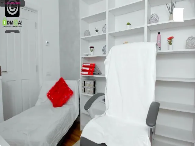 Live sex webcam photo for VanessaCroft #271904433