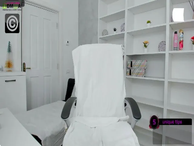 Live sex webcam photo for VanessaCroft #272052668