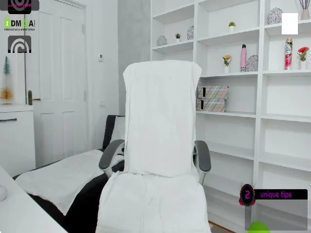 Live sex webcam photo for VanessaCroft #272079219