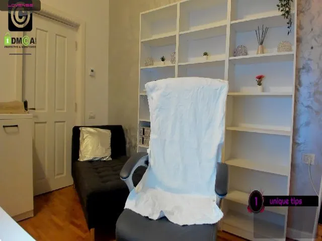 Live sex webcam photo for VanessaCroft #272975576