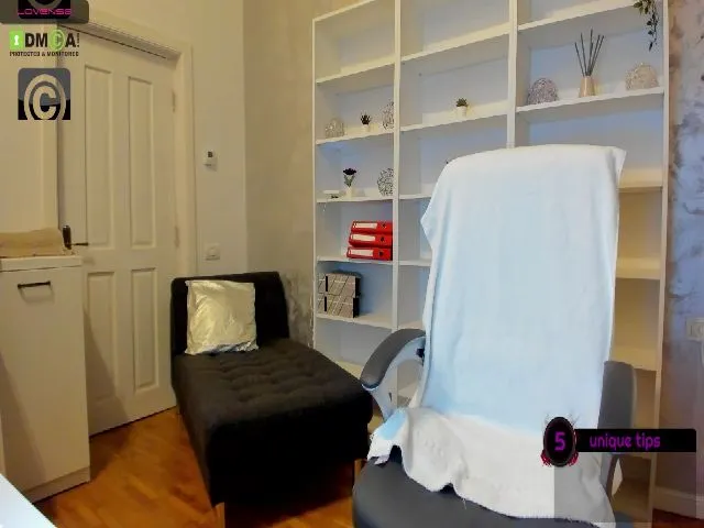 Live sex webcam photo for VanessaCroft #272986543