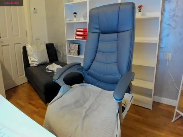 Live sex webcam photo for VanessaCroft #273104023