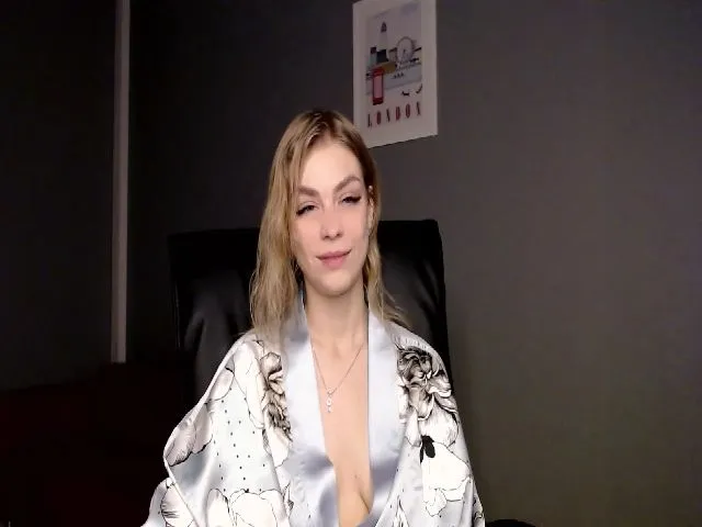 Live sex webcam photo for VanillaJenny #271841426