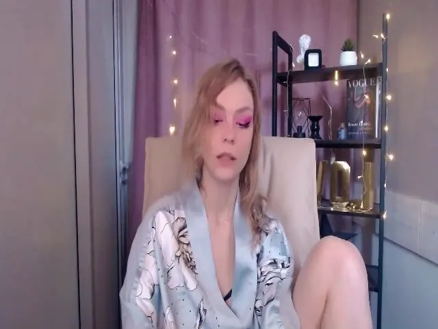 Live sex webcam photo for VanillaJenny #273336679