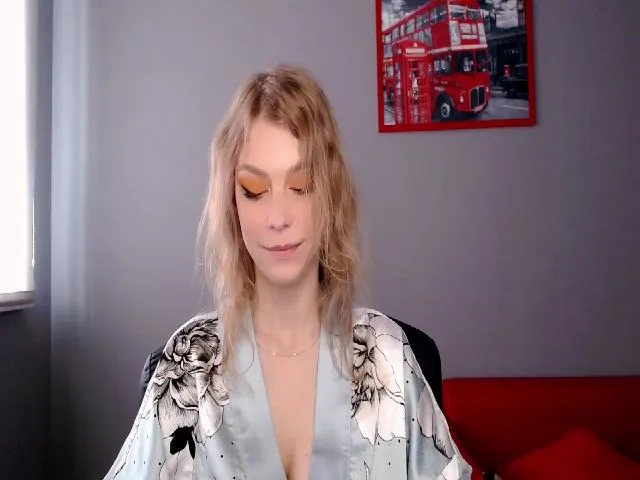 Live sex webcam photo for VanillaJenny #273456446