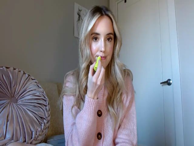 Live sex webcam photo for Vegansoda #272588602