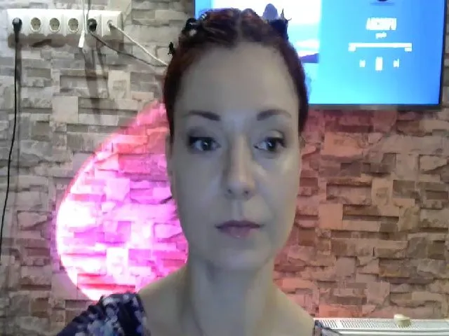 Live sex webcam photo for Velicious7 #272128637