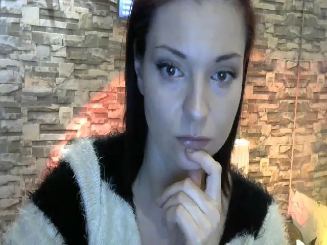 Live sex webcam photo for Velicious7 #272305312