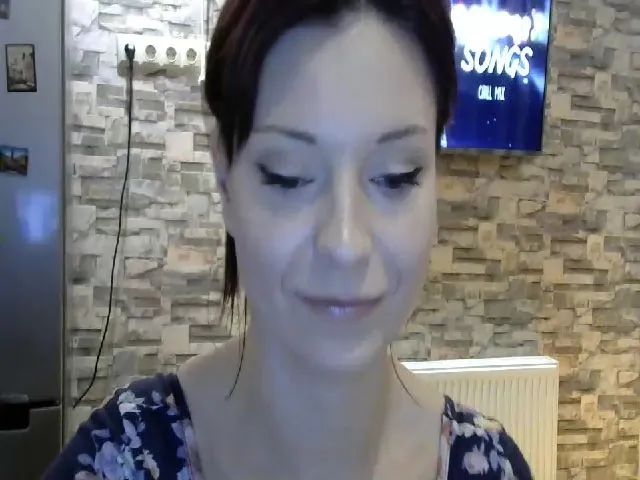 Live sex webcam photo for Velicious7 #272372512