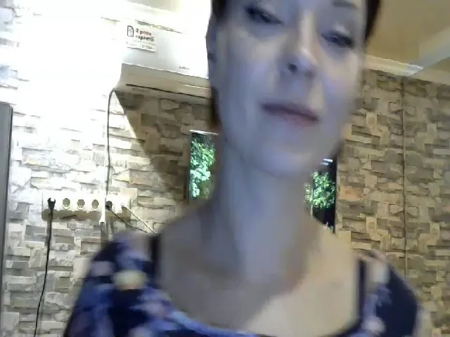 Live sex webcam photo for Velicious7 #272373311