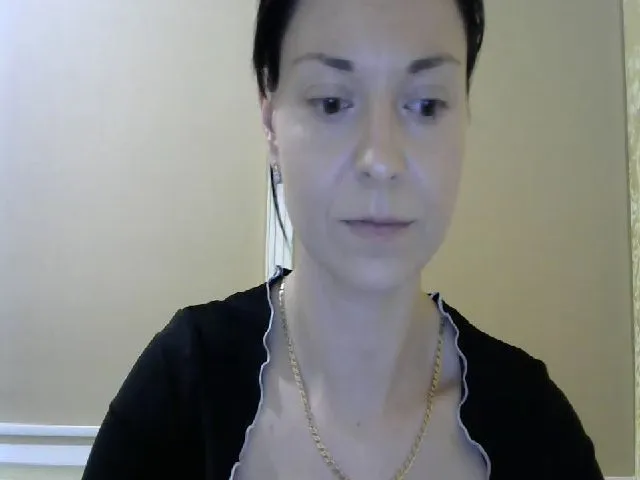 Live sex webcam photo for Velicious7 #273341207