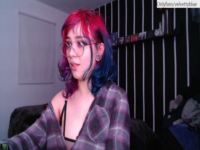 Live sex webcam photo for VelvetyBlue #271743112