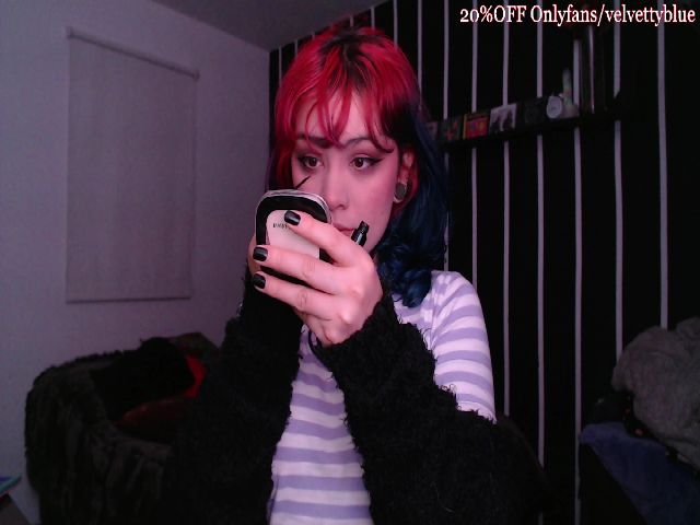 Live sex webcam photo for VelvetyBlue #271756856