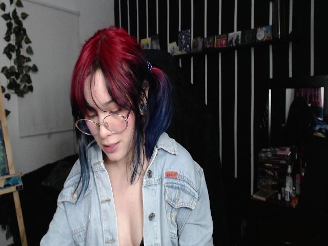 Live sex webcam photo for VelvetyBlue #272170066