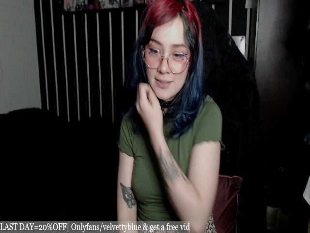 Live sex webcam photo for VelvetyBlue #272592085