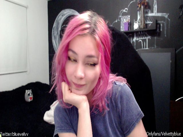 Live sex webcam photo for VelvetySad #274379598