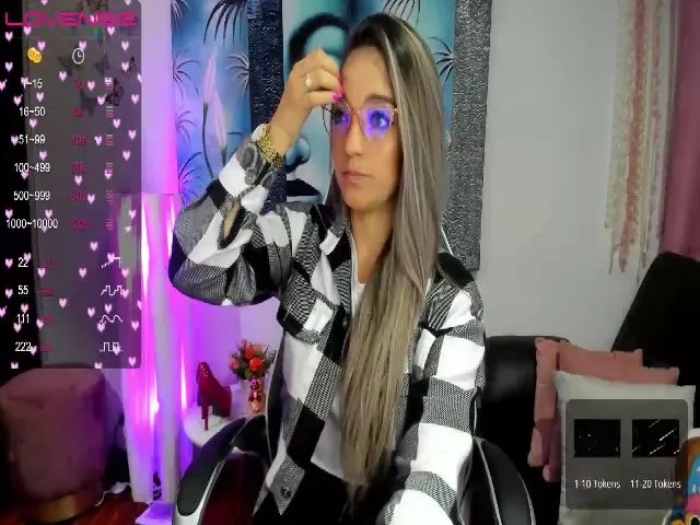 Live sex webcam photo for VeroMars #274219699