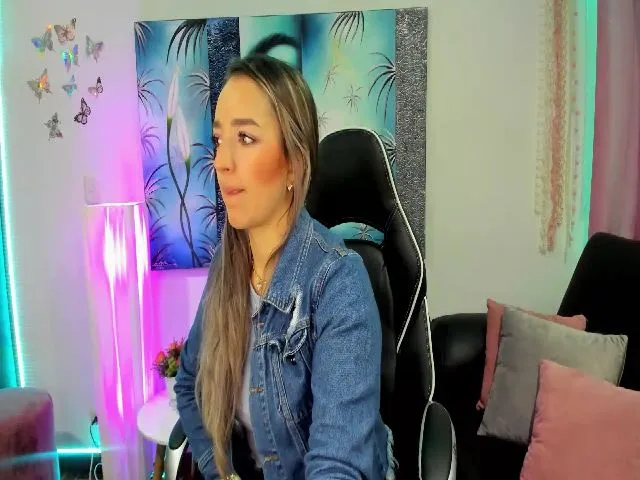 Live sex webcam photo for VeroMars #274290985
