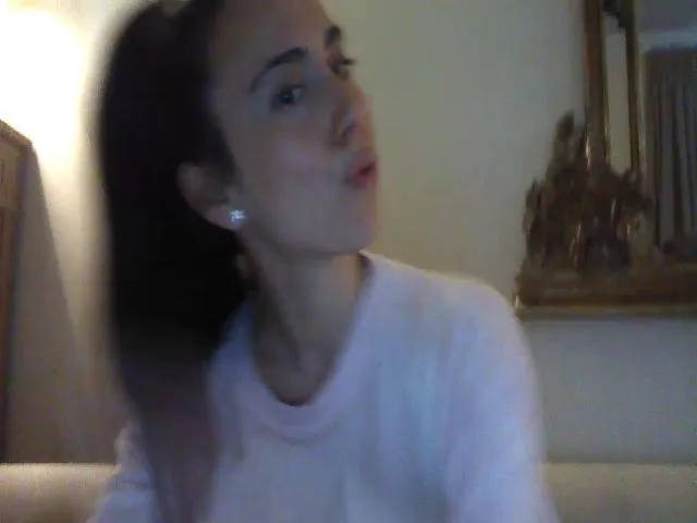 Live sex webcam photo for VeronicaMia #273575359
