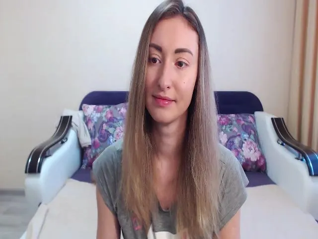 Live sex webcam photo for Veronica_4u #272108240