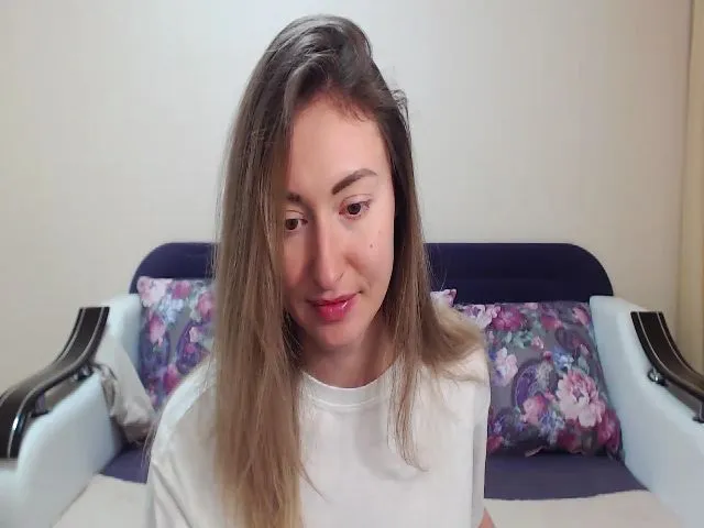 Live sex webcam photo for Veronica_4u #272142442