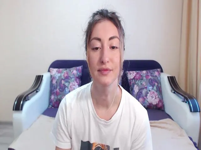 Live sex webcam photo for Veronica_4u #272497375