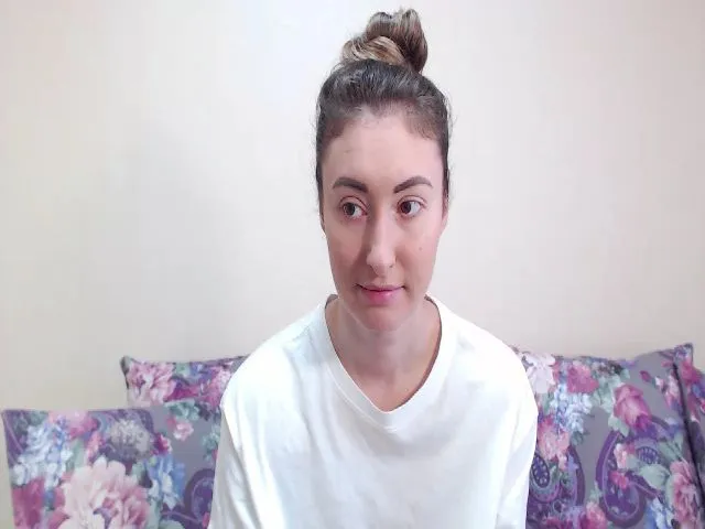 Live sex webcam photo for Veronica_4u #272850464