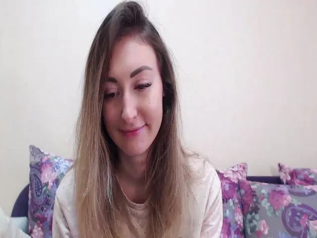 Live sex webcam photo for Veronica_4u #273038807