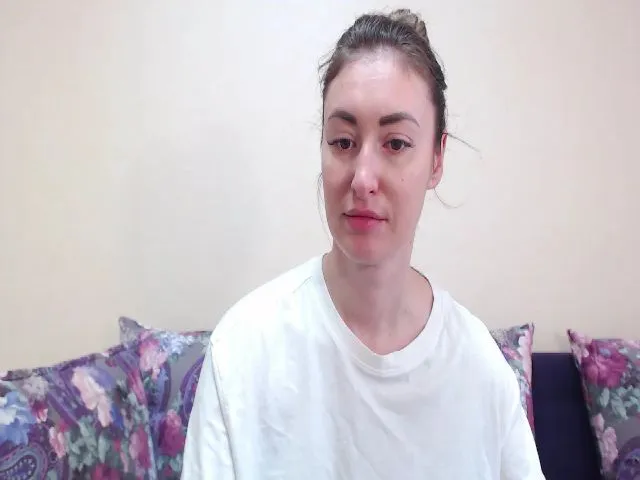 Live sex webcam photo for Veronica_4u #273185271