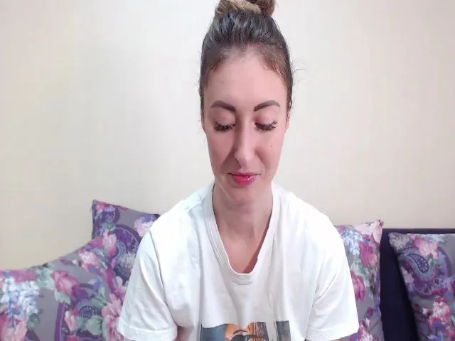 Live sex webcam photo for Veronica_4u #273389855