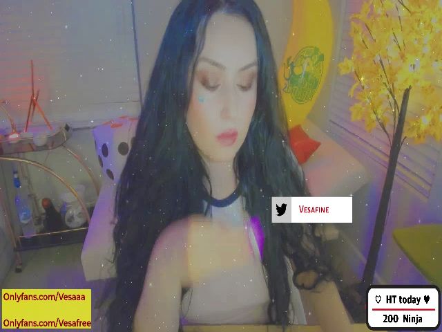 Live sex webcam photo for Vesaaa #287897099