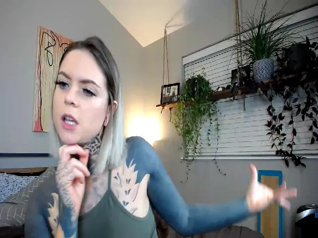 Live sex webcam photo for ViVerdure #271857457