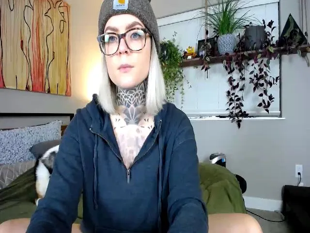 Live sex webcam photo for ViVerdure #272063088