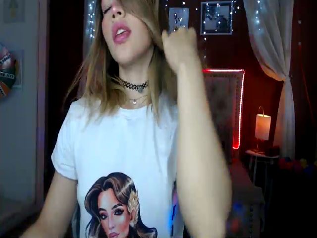 Live sex webcam photo for Vicky_Guzman #272161779