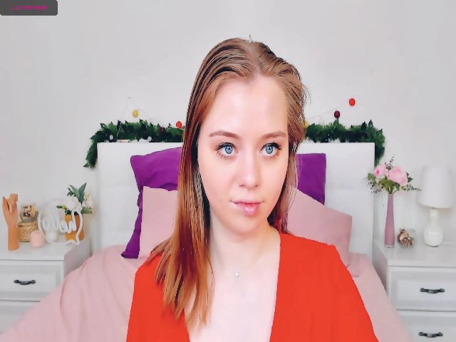 Live sex webcam photo for VictoriaCutee #272693488