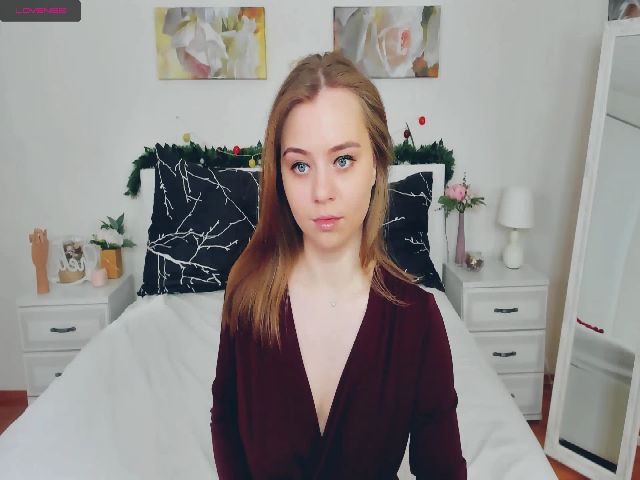 Live sex webcam photo for VictoriaCutee #272881222