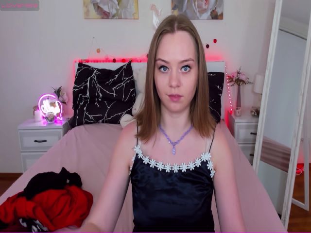 Live sex webcam photo for VictoriaCutee #274180362