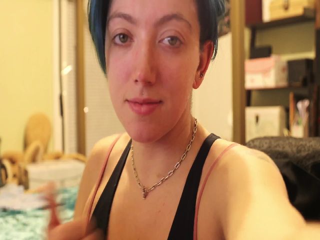 Live sex webcam photo for VictoriaViero #271822543