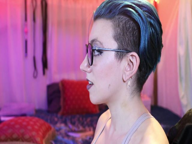 Live sex webcam photo for VictoriaViero #271901457